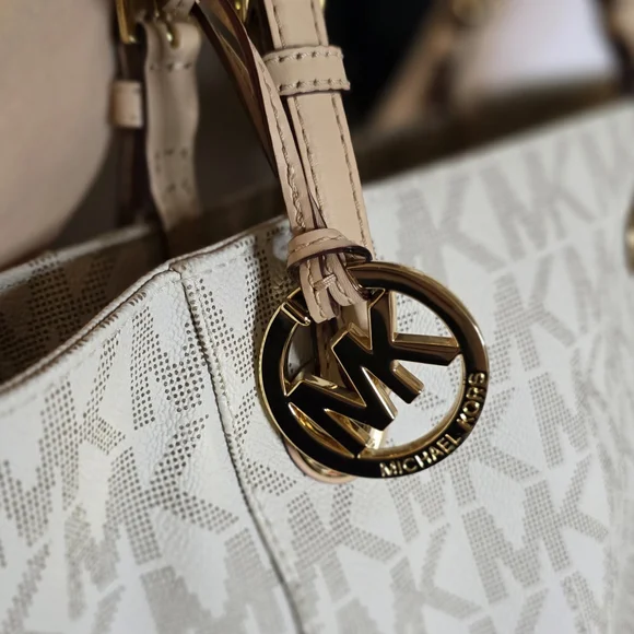 Michael Kors Beige Signature Tote Bag - Picture 4 of 6